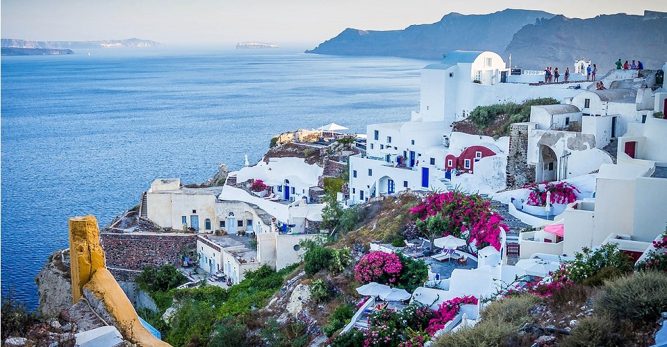Best Boat Trips From Santorini