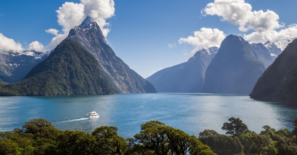 Best Milford Sound Scenic Flight Tours