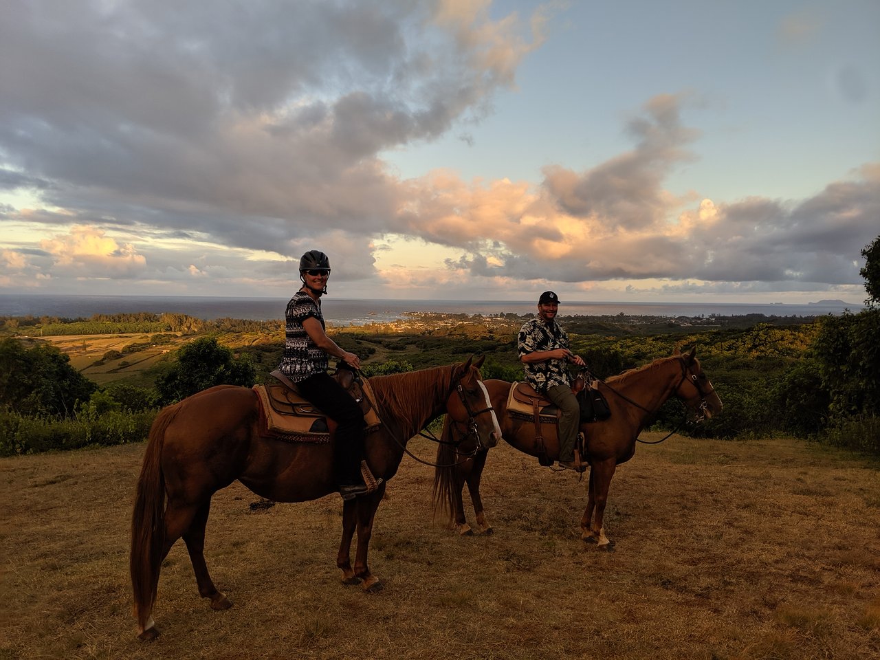 Oahu Private Sunset Dinner Horseback Ride